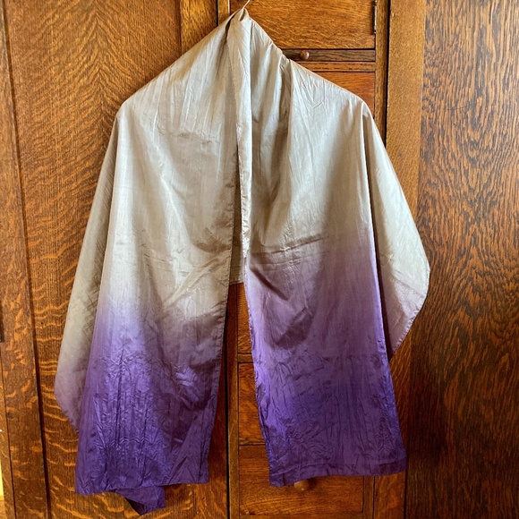 Pure silk Danier scarf - Picture 4 of 8